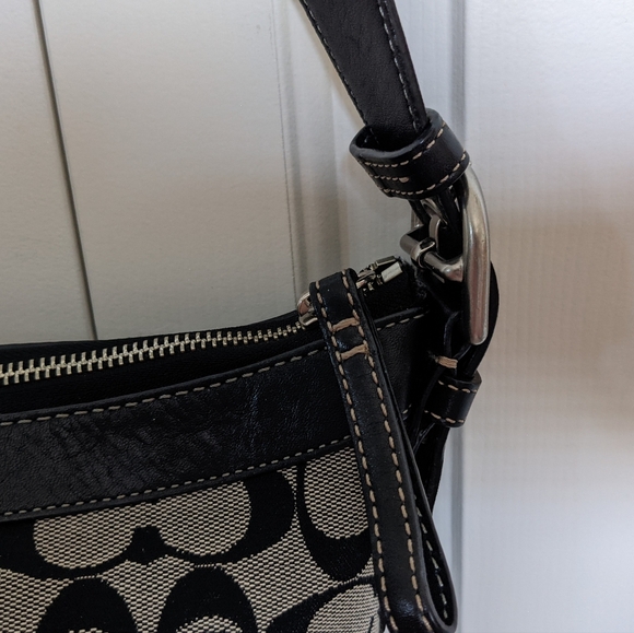COACH crossbody purse with signature grey and black pattern - Picture 5 of 9